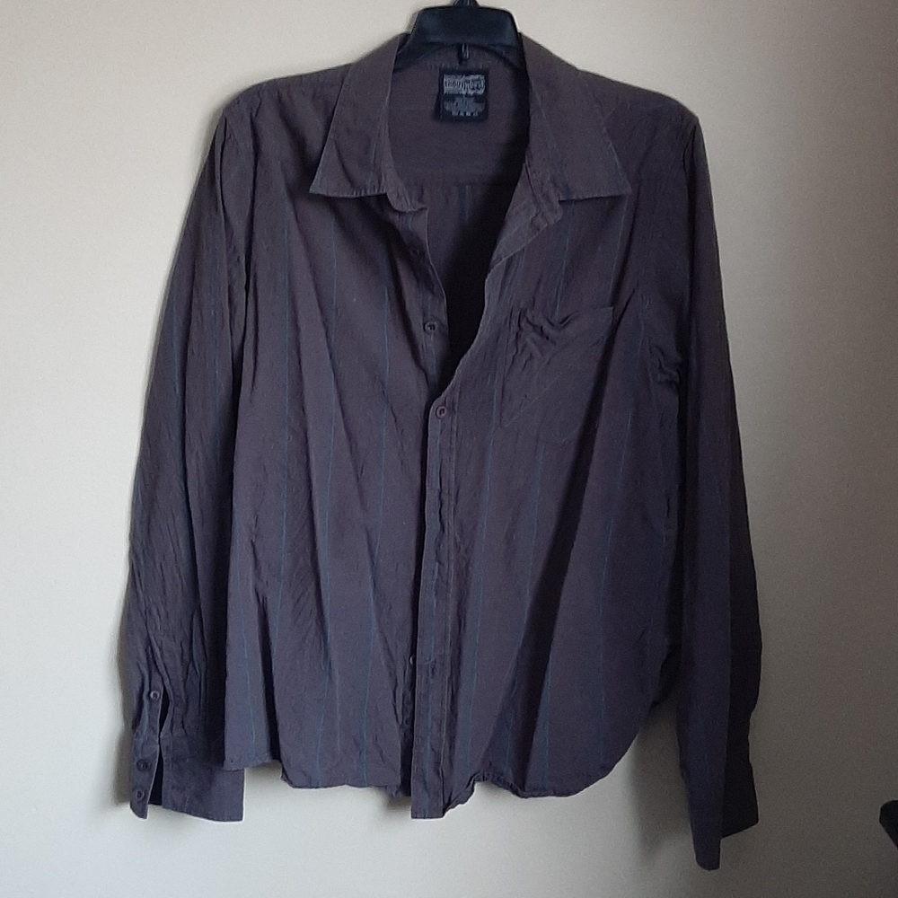 ShoutHouse Striped Shirt - Large